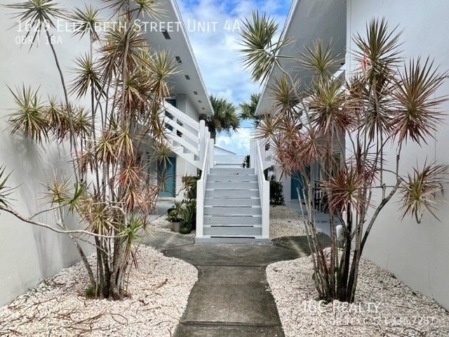 Building Photo - Studio apartment ready now!