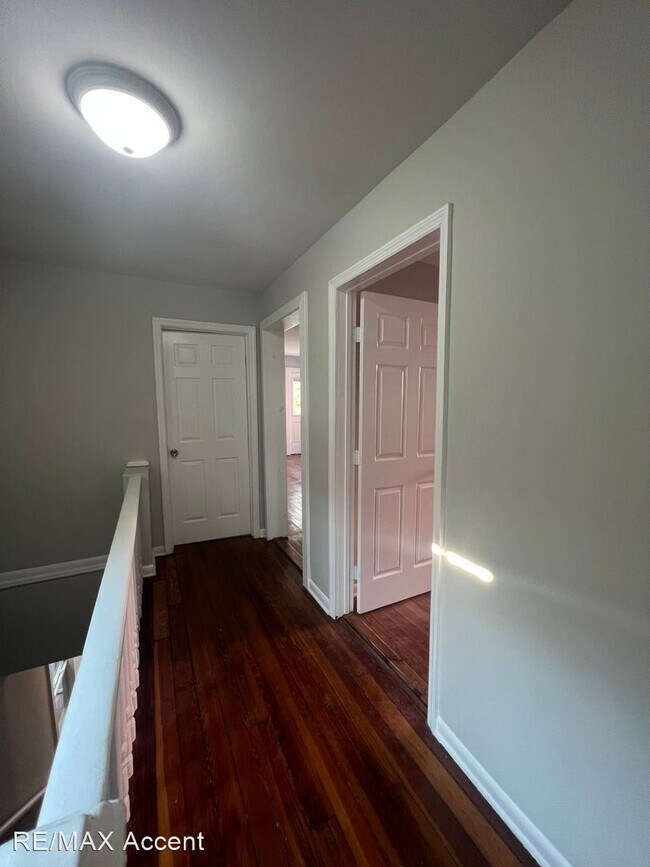 Building Photo - 4 br, 1 bath House - 405 E Duffy St.