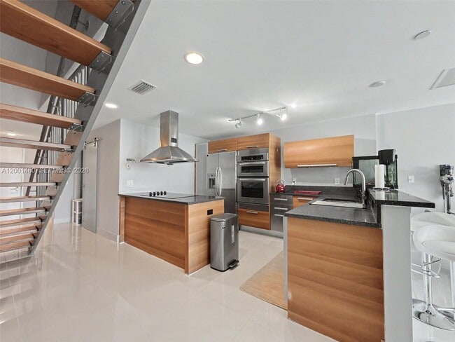 Foto del edificio - 2950 NE 188th St