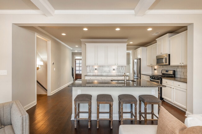 Foto del edificio - 212 Coronet Woods Ct