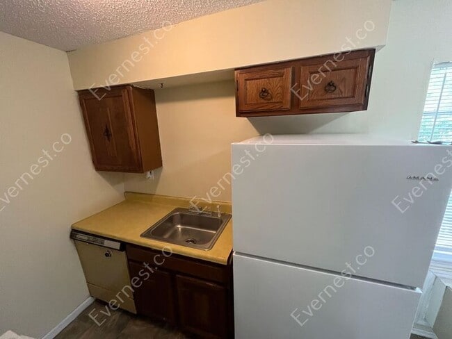 Foto del edificio - 925 Shallowford Rd