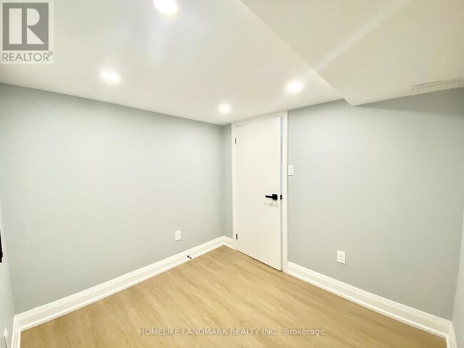 Building Photo - 272 Jones Ave