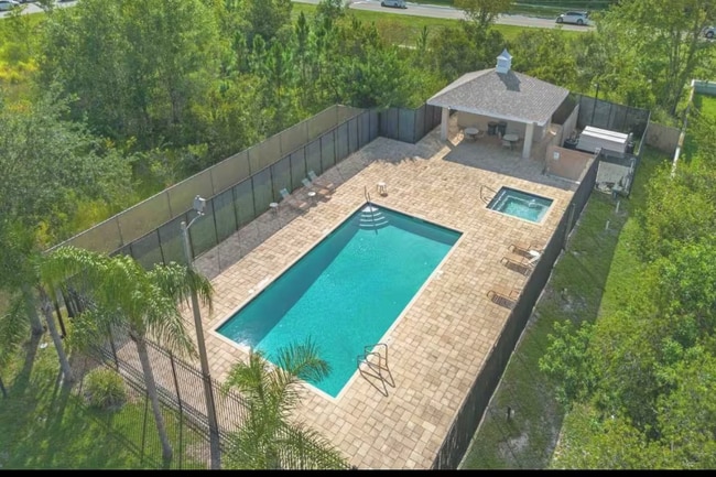 Building Photo - 2336 Prime Cir