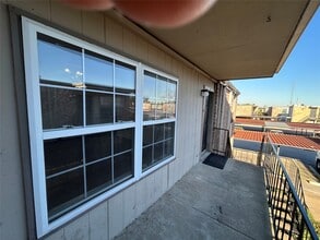 Building Photo - 5550 N Braeswood Blvd