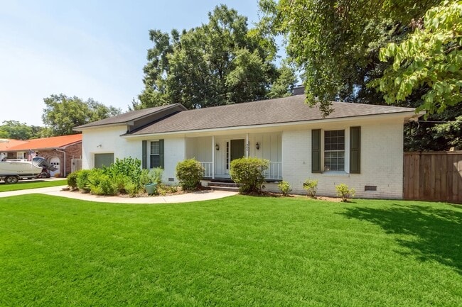 Photo - 765 Leafwood Road House