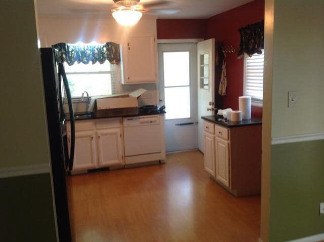Building Photo - 400 Crestview Dr