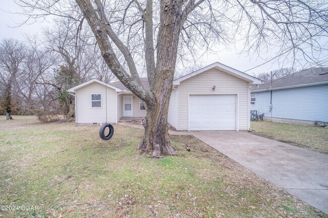 Foto del edificio - 2212 S Cleveland Ave