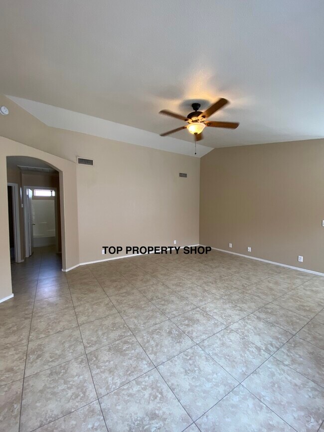 Foto del edificio - 3 BED 2 BATH IN AHWATUKEE!