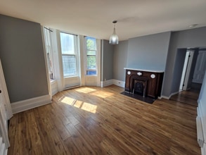 Building Photo - 96 Wentworth St