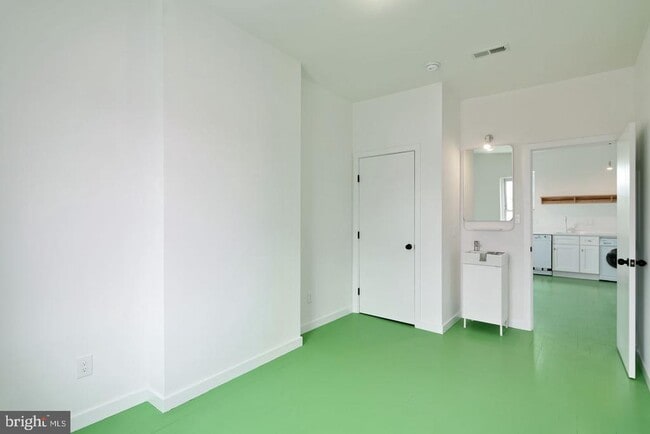 Building Photo - 2329 Frankford Ave