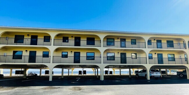 Foto del edificio - 14459 River Beach Dr