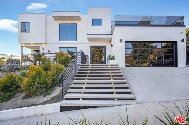 Building Photo - 3255 Canyon Lake Dr