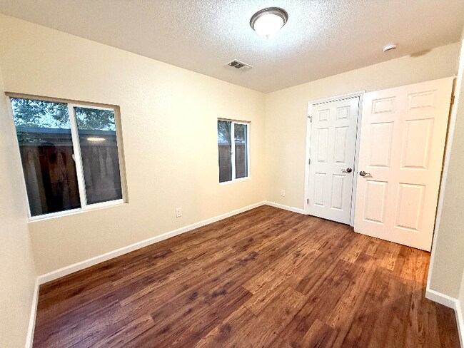 Foto del edificio - 408 Page St