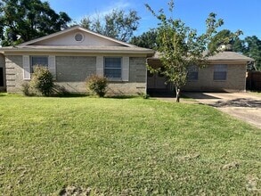 Building Photo - 2512 Lasalle Dr