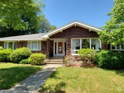 Building Photo - 20 Mossdale Rd