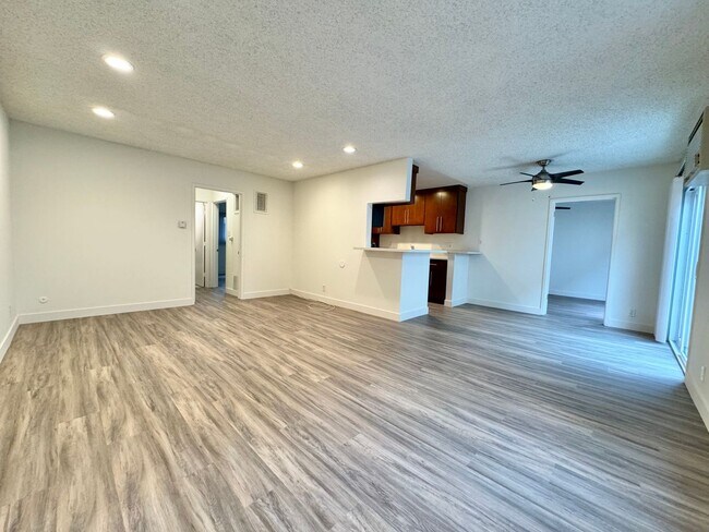 Building Photo - 3611 Mentone Ave
