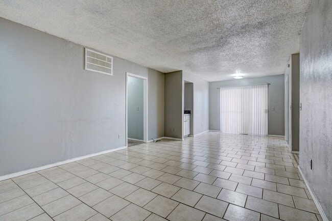 Photo - 3 bed 2 bath duplex in Midwest City Townhome