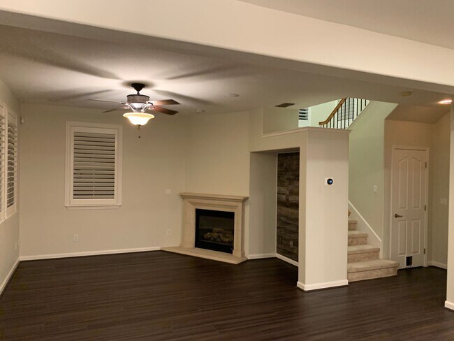 Foto del edificio - Freshly Painted Interior for this Single F...