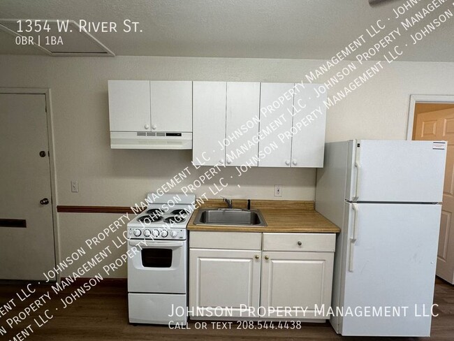 Foto del edificio - Studio Apartment at River Terrace: Prime L...