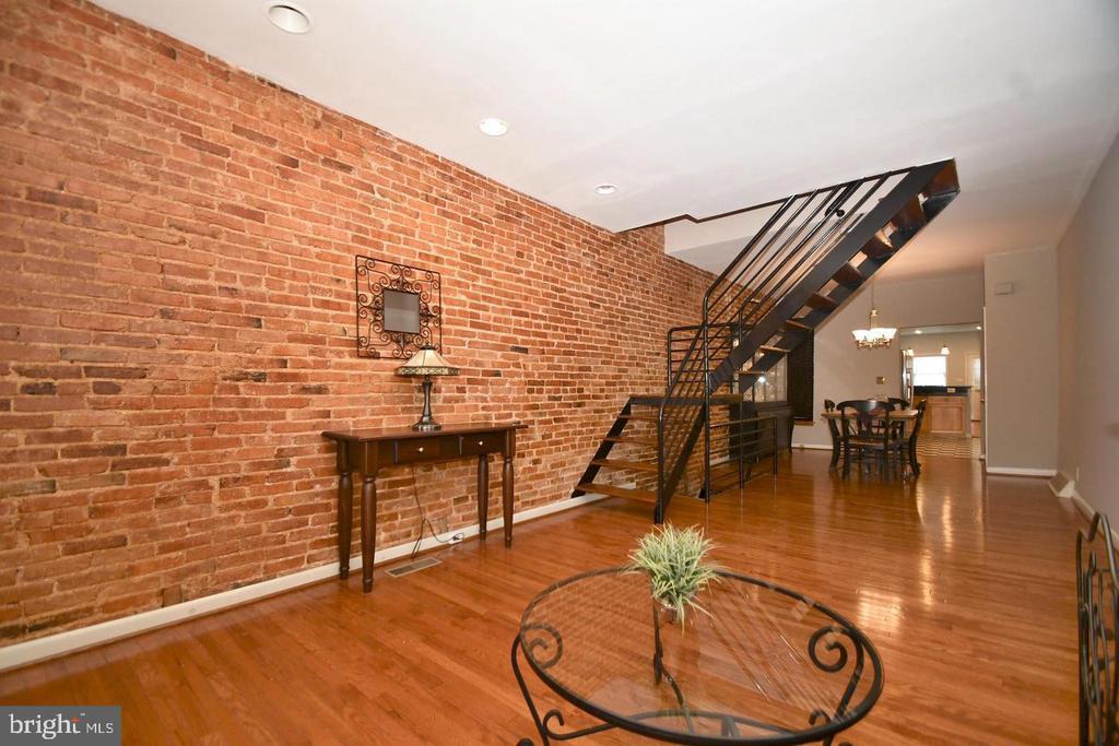 Primary Photo - 2811 Hudson St