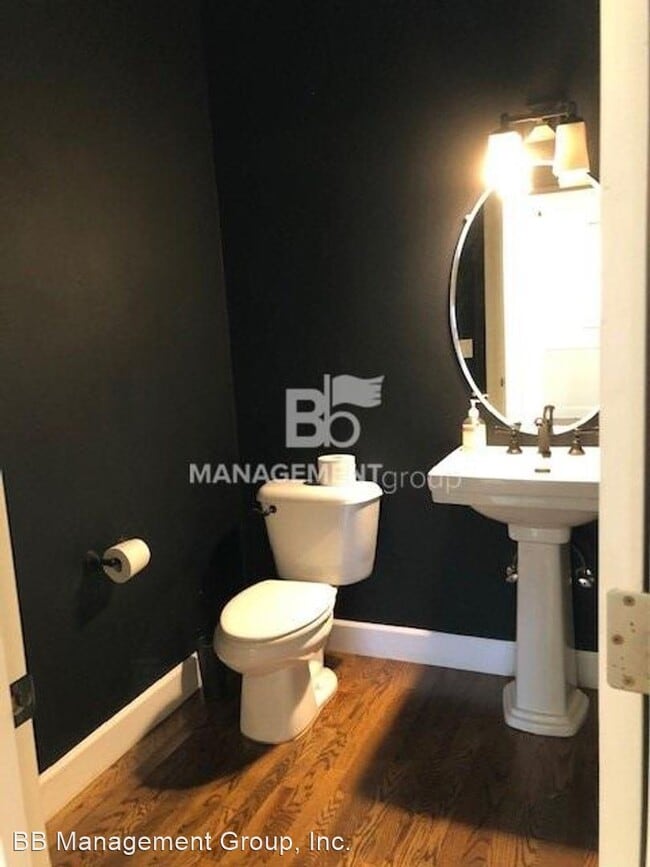 Foto del edificio - 4 br, 2.5 bath House - 11423 NW Kearney St...