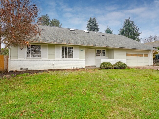 Building Photo - 3902 NE 135th Ave