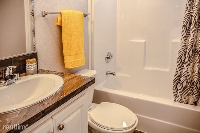 Building Photo - 3 br, 2 bath House - 10725 N McKinley Ter