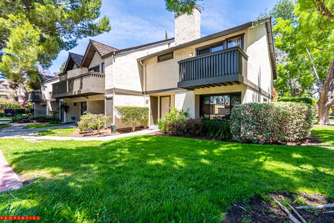Building Photo - 629 S Ahwanee Ter