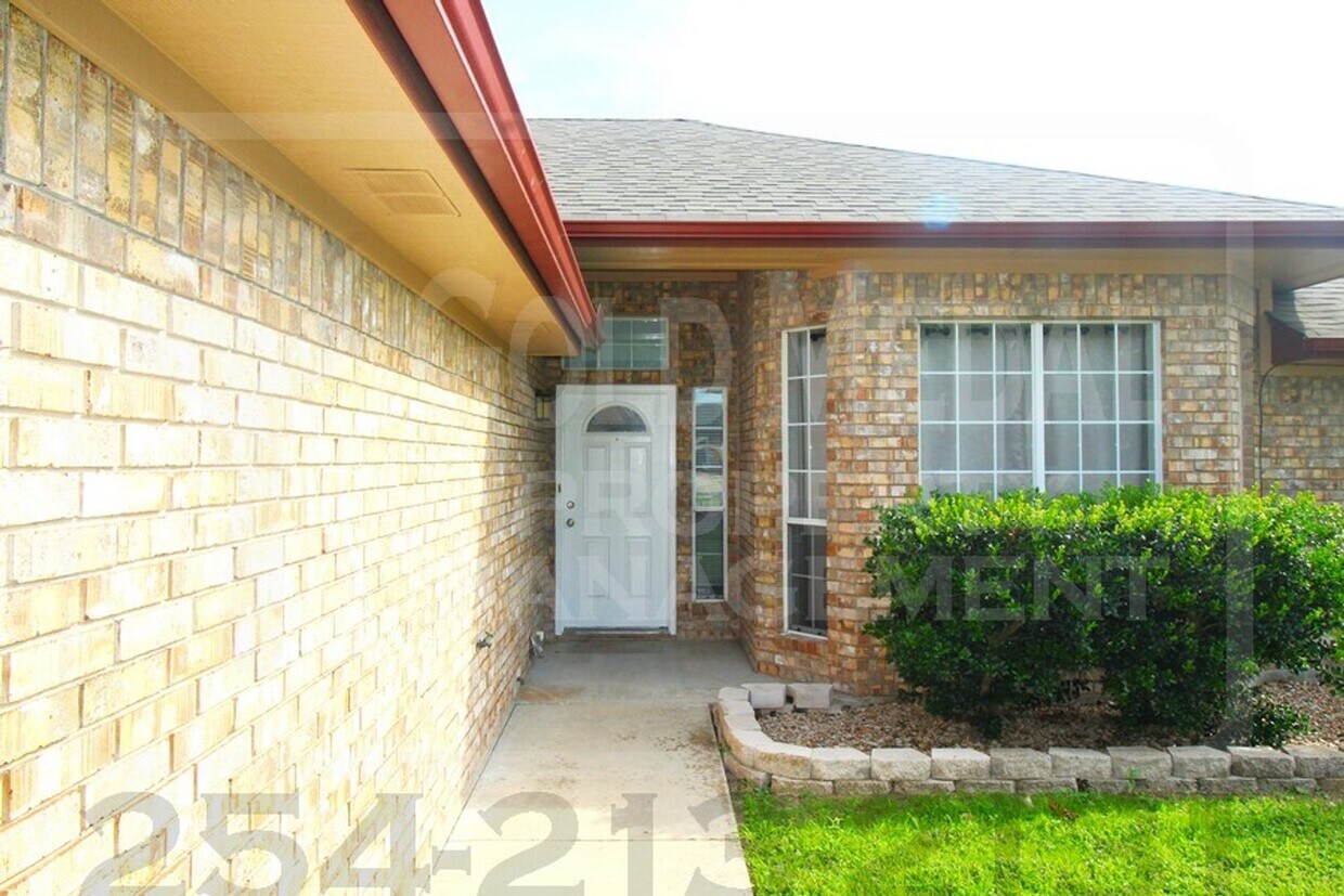 Building Photo - Spacious 3-Bed, 2-Bath Home in Prime Kille...