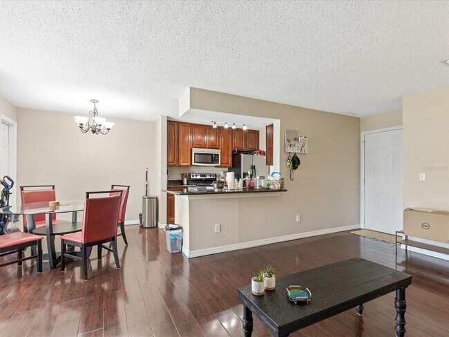 Building Photo - 2550 N Alafaya Trail