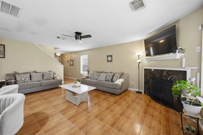 Foto del edificio - 6802 Cheshire Park Rd