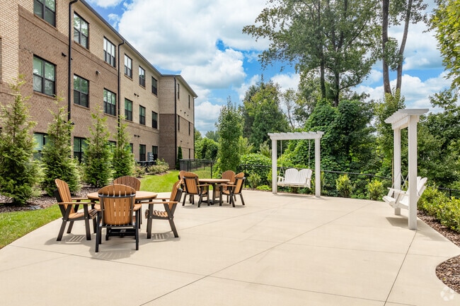 Outdoor Seating - Keystone at Horse Pen Creek