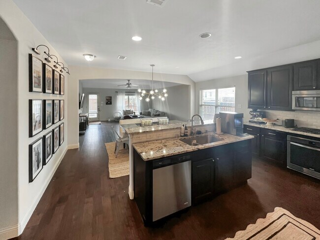 Building Photo - 2691 Costa Mesa Dr