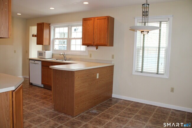 Foto del edificio - 6 Sunnyside E Rd