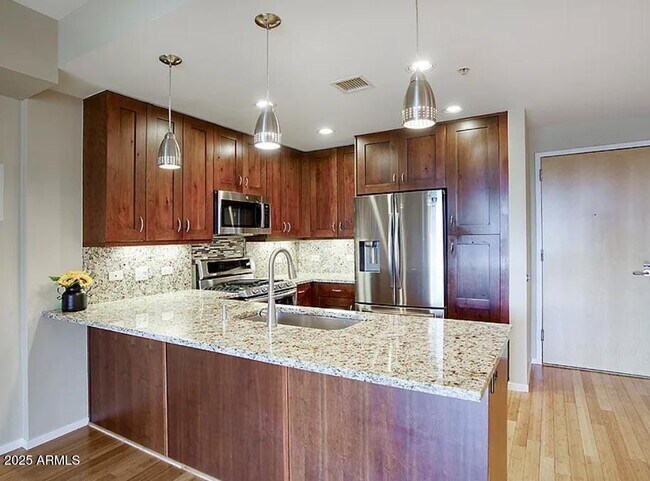 Foto del edificio - 7141 E Rancho Vista Dr