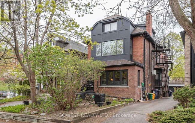 Building Photo - 312-312 Quebec Ave
