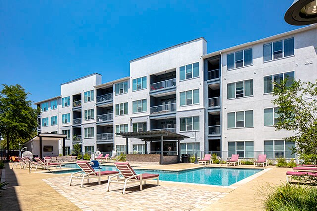 Foto principal - 1620 E Riverside Dr