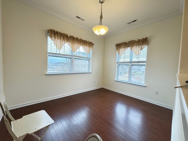 Building Photo - 5102 E Pebble Ln