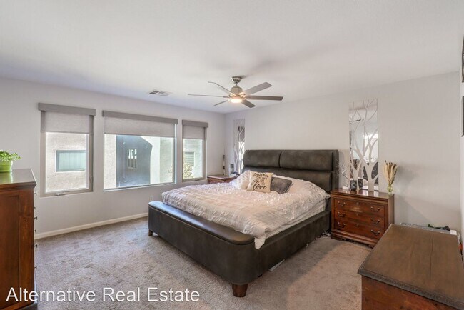 Building Photo - 4 br, 3.5 bath House - 8086 Misty Canyon Ave