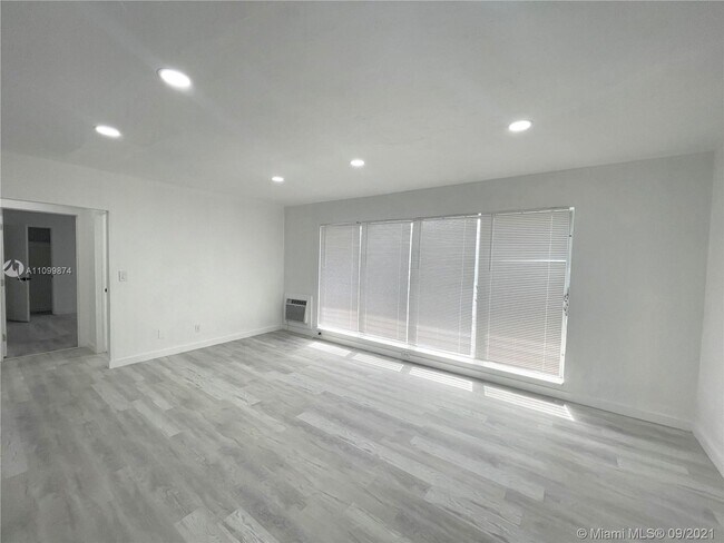 Building Photo - 9481  Abbott Ave  5 Surfside Fl 33154