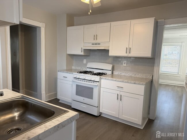 Foto del edificio - 332 N 4th Ave