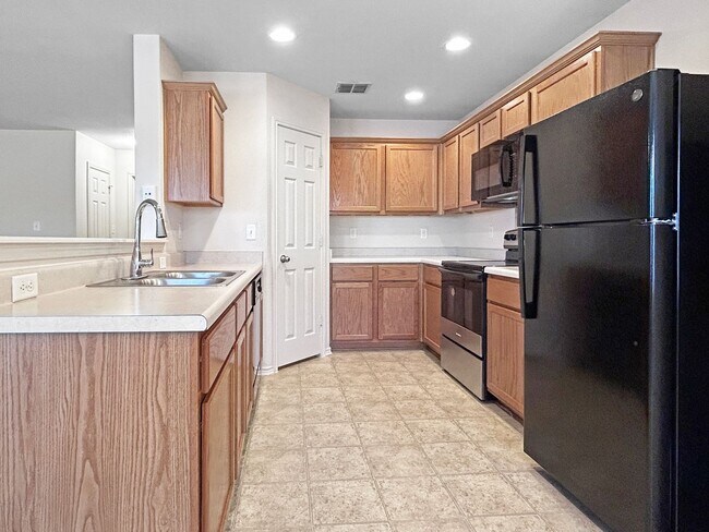 Building Photo - Charming 4-Bedroom Living in Desirable Converse Area