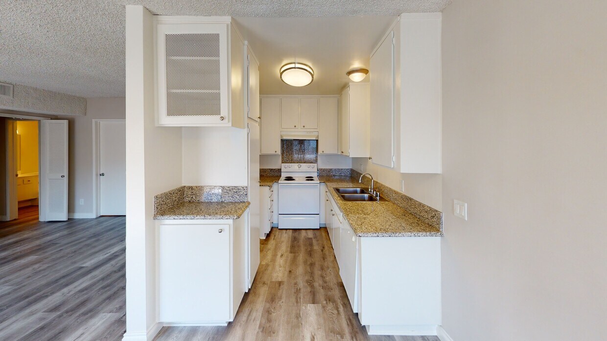 Foto principal - 310 S Hamel Rd Los Angeles CA 90048
