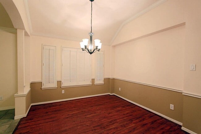 Foto del edificio - 523 High Meadows Dr