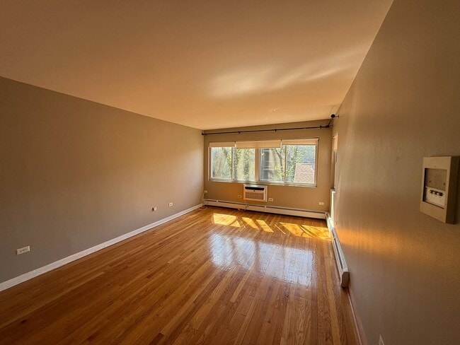 Foto del edificio - 1657 W Farwell Ave