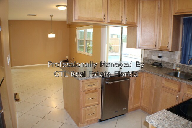 Building Photo - 5053 Palmetto St