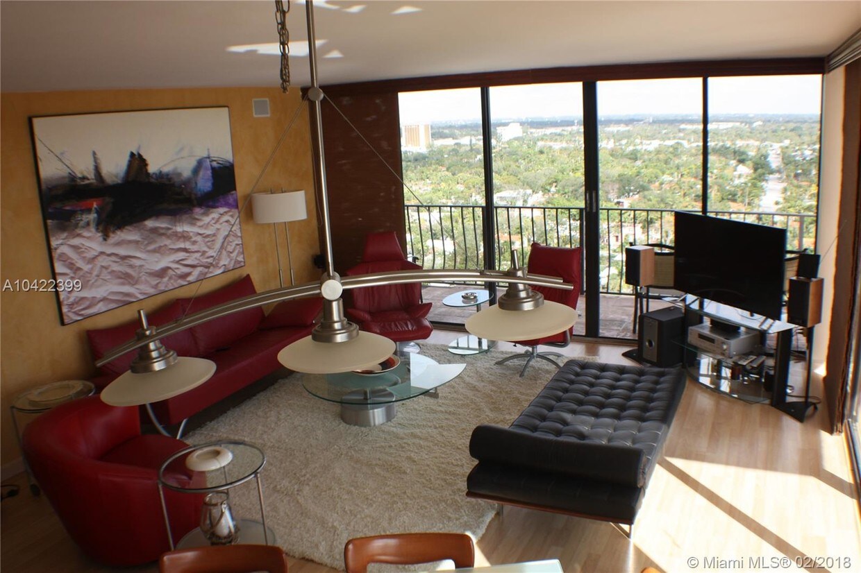 Foto principal - 780 NE 69th St