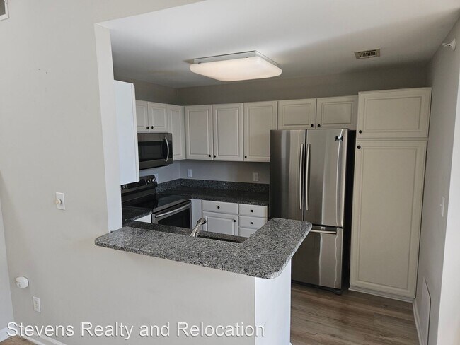 Building Photo - 1 br, 2 bath House - 320 W. Martin Street,...