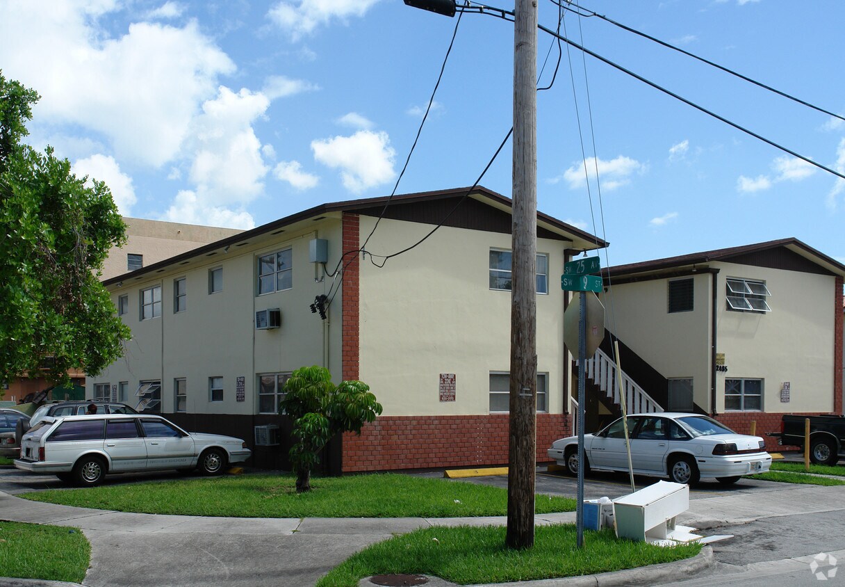 Foto del edificio - 2485 SW 9th St