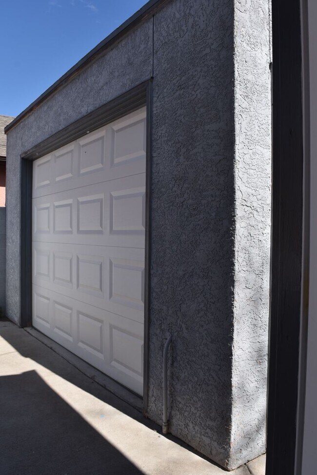 Building Photo - 1420 Carteret Ave